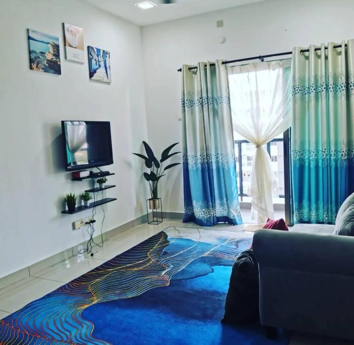 Zanra Homestay At Residensi Zamrud Blok B Kajang Luaran gambar
